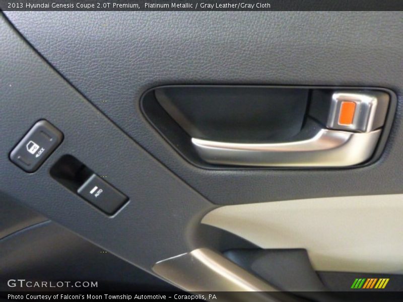 Platinum Metallic / Gray Leather/Gray Cloth 2013 Hyundai Genesis Coupe 2.0T Premium
