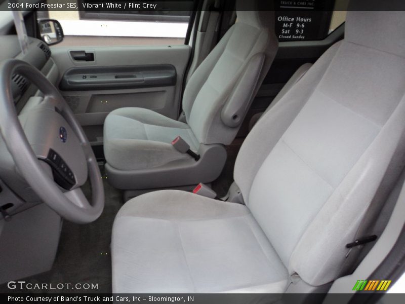 Vibrant White / Flint Grey 2004 Ford Freestar SES