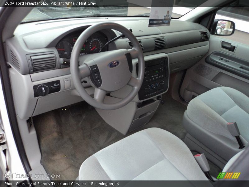 Vibrant White / Flint Grey 2004 Ford Freestar SES