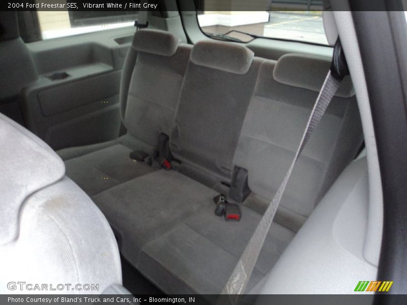 Vibrant White / Flint Grey 2004 Ford Freestar SES