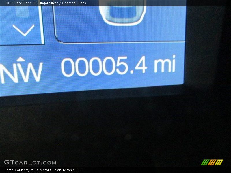 Ingot Silver / Charcoal Black 2014 Ford Edge SE