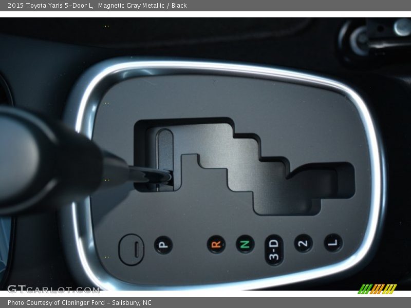 Magnetic Gray Metallic / Black 2015 Toyota Yaris 5-Door L