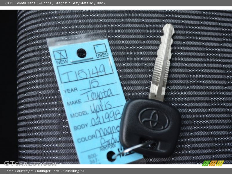 Magnetic Gray Metallic / Black 2015 Toyota Yaris 5-Door L