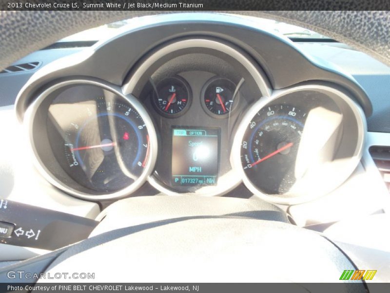 Summit White / Jet Black/Medium Titanium 2013 Chevrolet Cruze LS