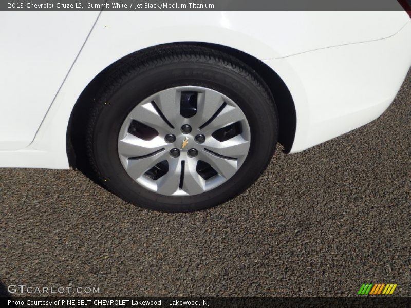 Summit White / Jet Black/Medium Titanium 2013 Chevrolet Cruze LS