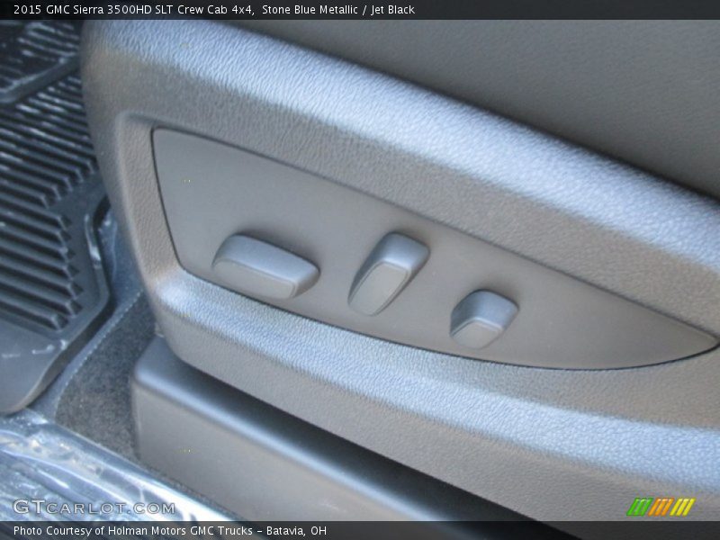 Controls of 2015 Sierra 3500HD SLT Crew Cab 4x4