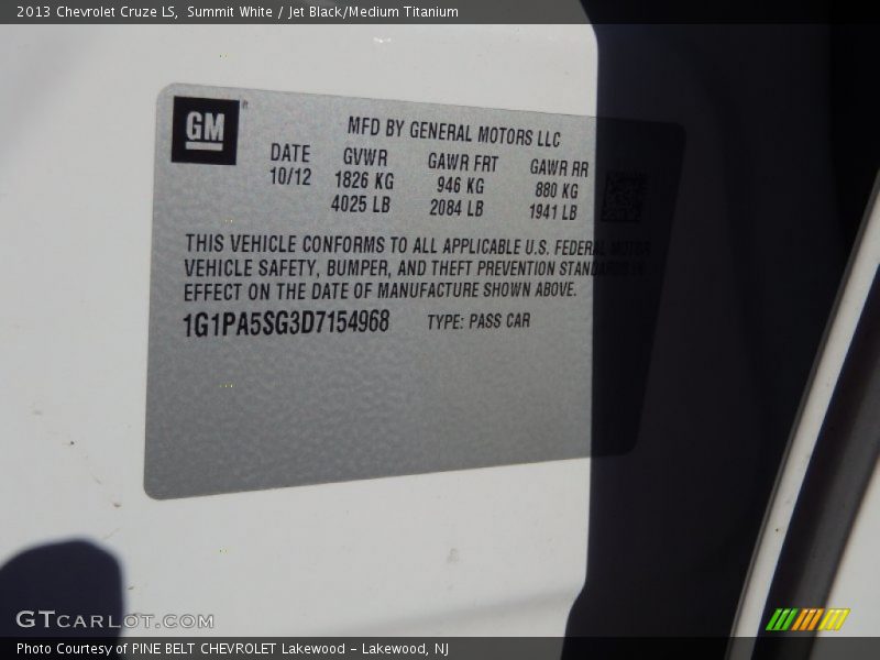 Summit White / Jet Black/Medium Titanium 2013 Chevrolet Cruze LS
