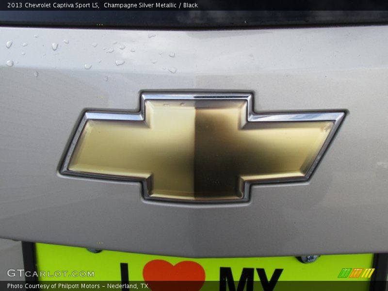 Champagne Silver Metallic / Black 2013 Chevrolet Captiva Sport LS