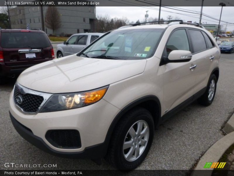 Front 3/4 View of 2011 Sorento LX V6 AWD