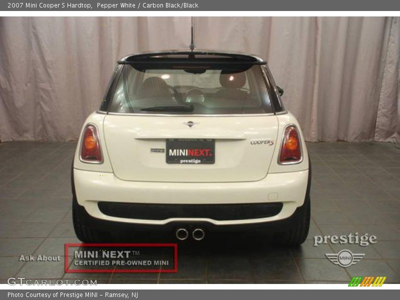 Pepper White / Carbon Black/Black 2007 Mini Cooper S Hardtop