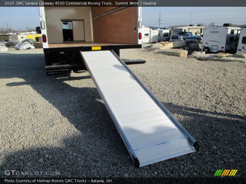 Moving Ramp - 2015 GMC Savana Cutaway 4500 Commercial Moving Truck