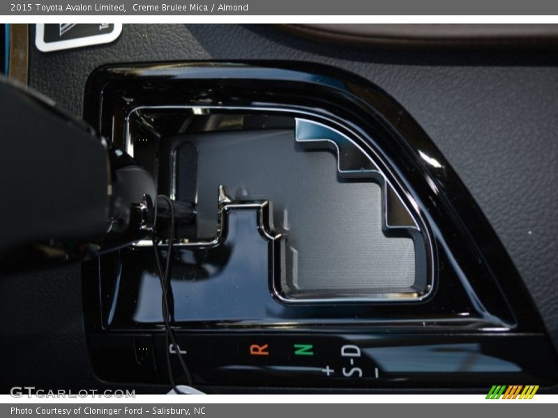 Creme Brulee Mica / Almond 2015 Toyota Avalon Limited