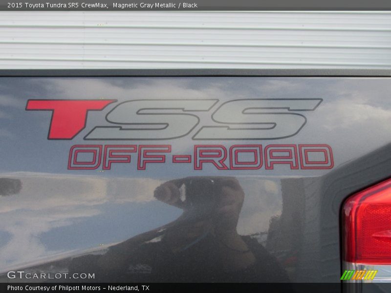 Magnetic Gray Metallic / Black 2015 Toyota Tundra SR5 CrewMax