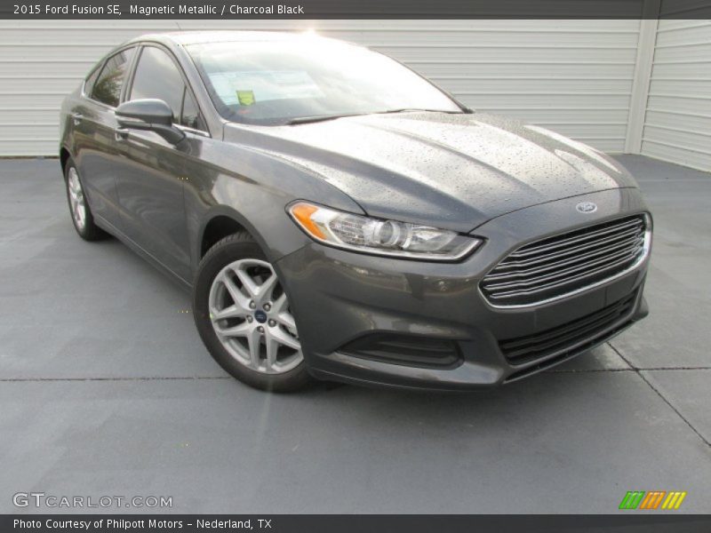 Magnetic Metallic / Charcoal Black 2015 Ford Fusion SE