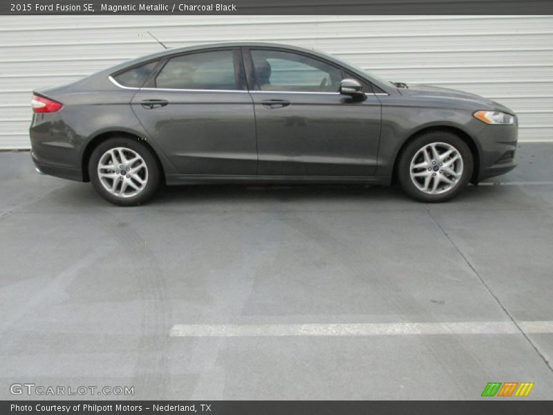 Magnetic Metallic / Charcoal Black 2015 Ford Fusion SE