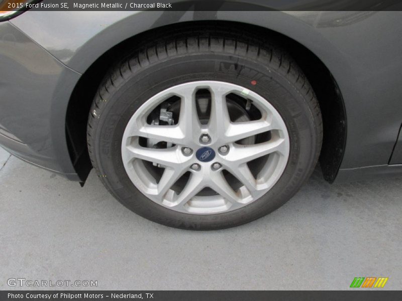 Magnetic Metallic / Charcoal Black 2015 Ford Fusion SE
