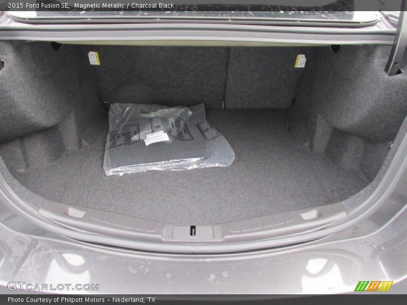 Magnetic Metallic / Charcoal Black 2015 Ford Fusion SE