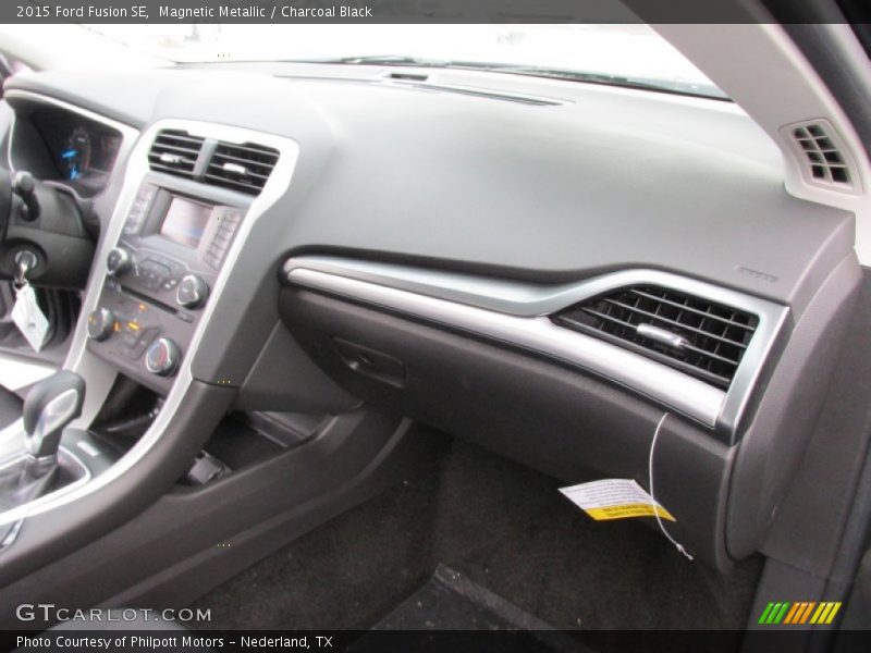 Magnetic Metallic / Charcoal Black 2015 Ford Fusion SE