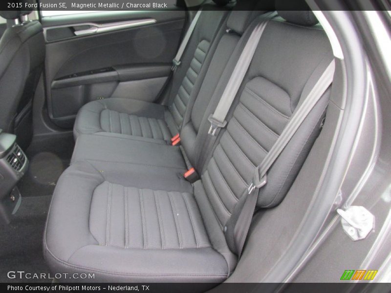 Magnetic Metallic / Charcoal Black 2015 Ford Fusion SE