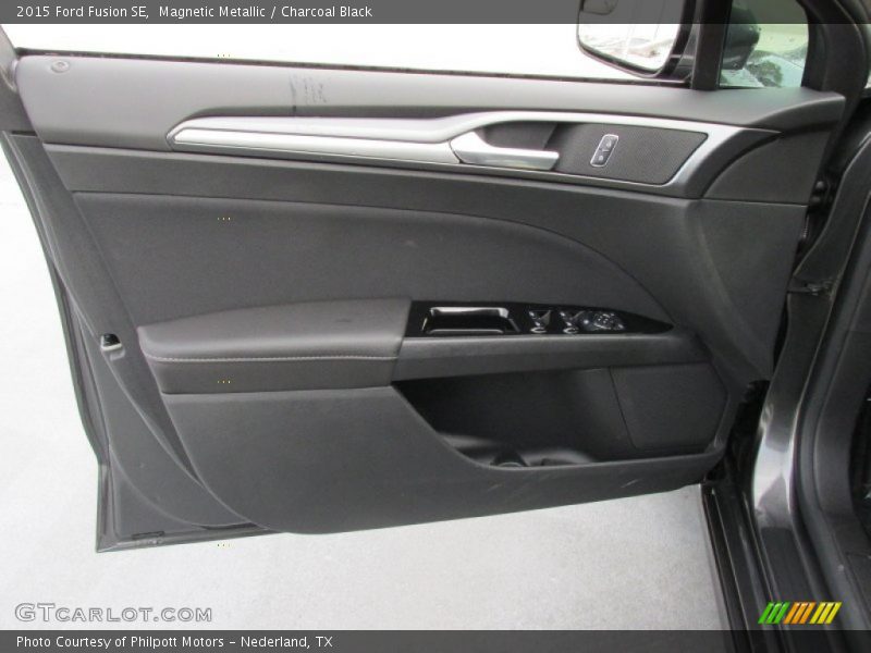 Magnetic Metallic / Charcoal Black 2015 Ford Fusion SE
