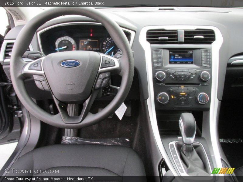 Magnetic Metallic / Charcoal Black 2015 Ford Fusion SE