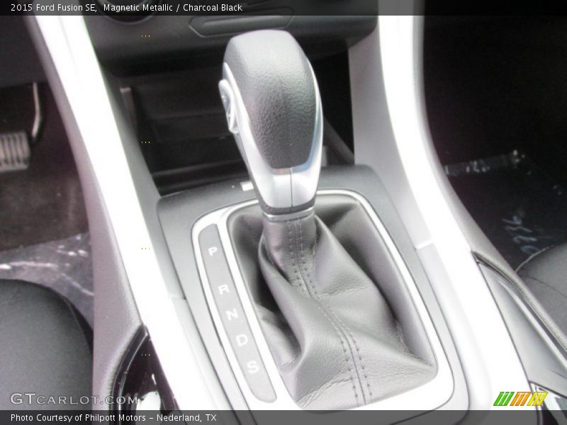 Magnetic Metallic / Charcoal Black 2015 Ford Fusion SE