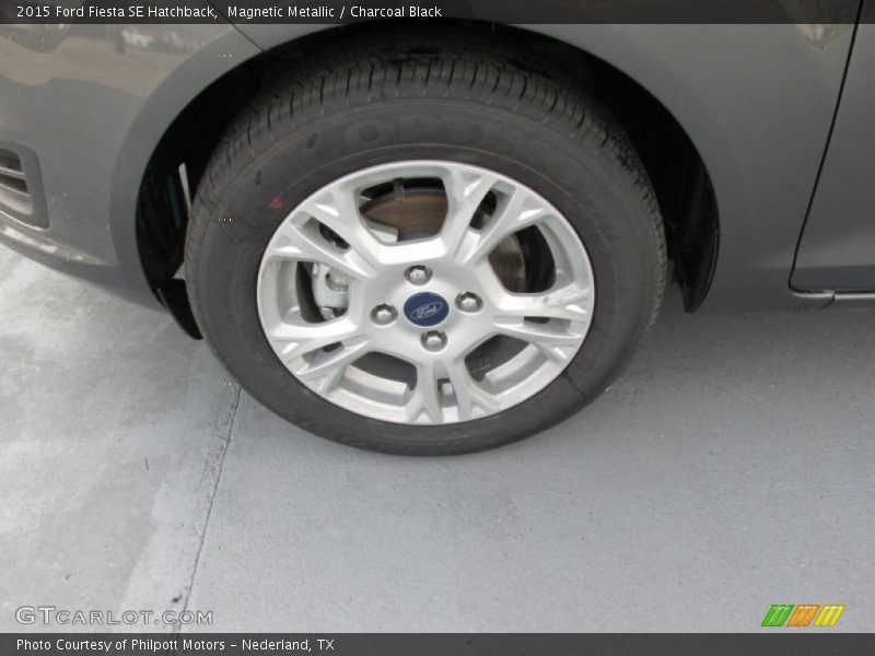 Magnetic Metallic / Charcoal Black 2015 Ford Fiesta SE Hatchback