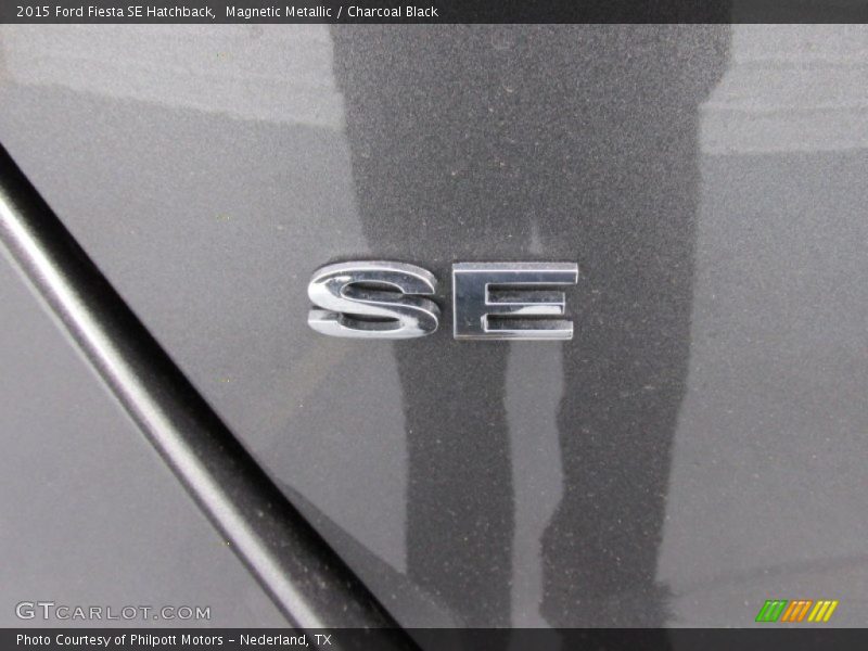 Magnetic Metallic / Charcoal Black 2015 Ford Fiesta SE Hatchback