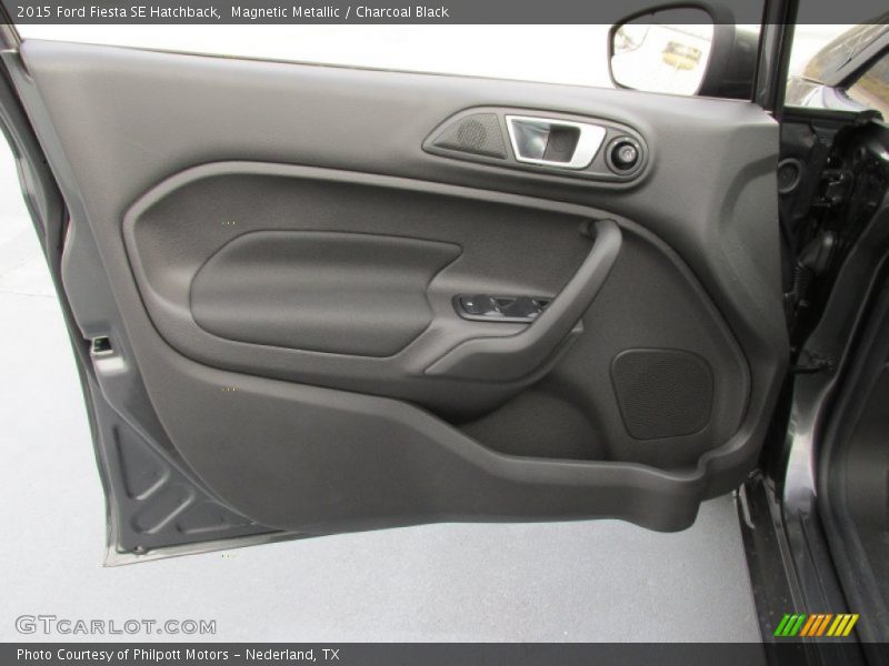 Magnetic Metallic / Charcoal Black 2015 Ford Fiesta SE Hatchback