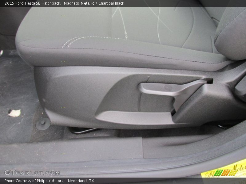 Magnetic Metallic / Charcoal Black 2015 Ford Fiesta SE Hatchback