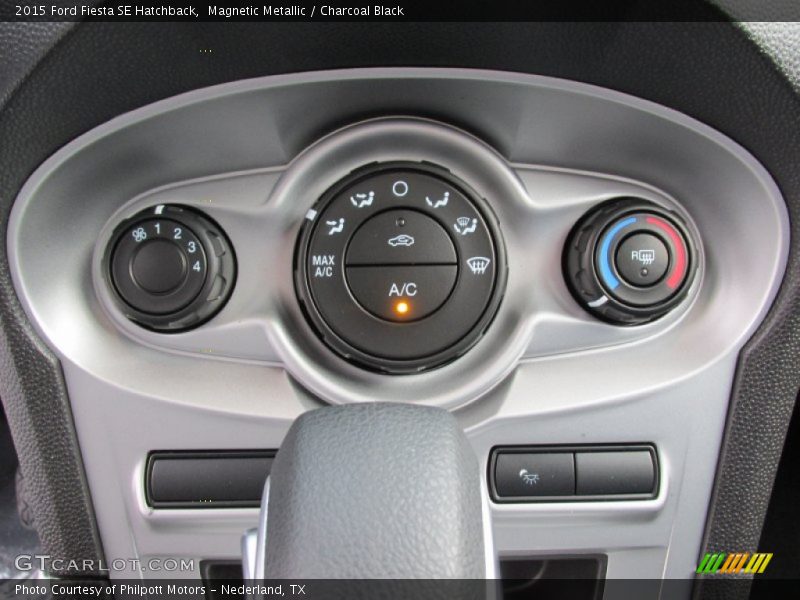 Controls of 2015 Fiesta SE Hatchback