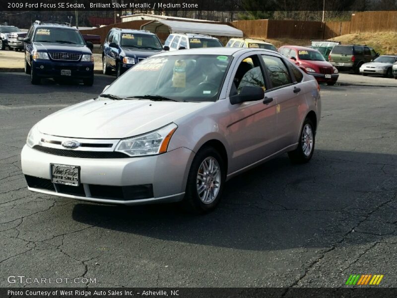 Brilliant Silver Metallic / Medium Stone 2009 Ford Focus SE Sedan