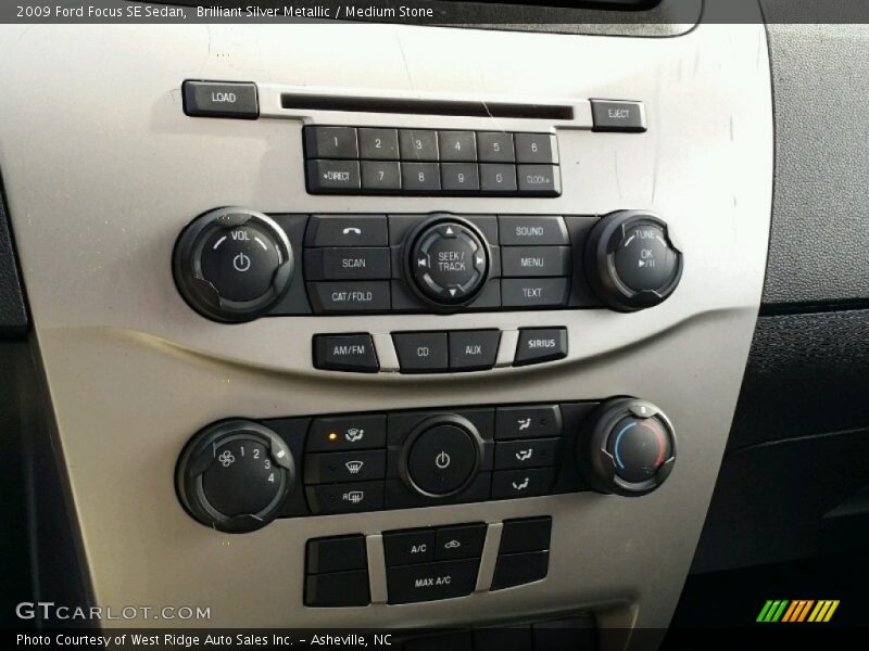 Brilliant Silver Metallic / Medium Stone 2009 Ford Focus SE Sedan