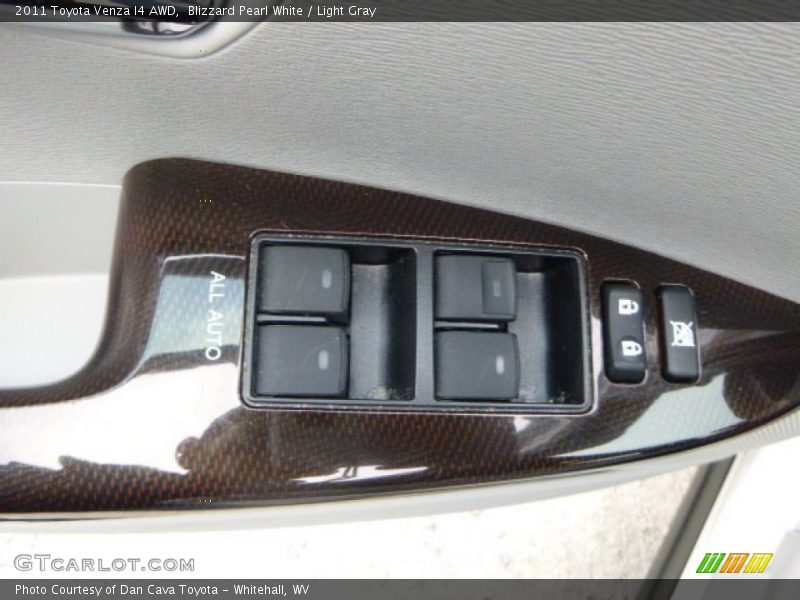 Blizzard Pearl White / Light Gray 2011 Toyota Venza I4 AWD