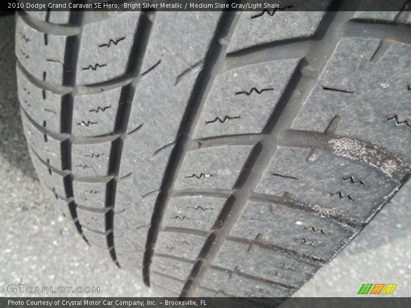 Bright Silver Metallic / Medium Slate Gray/Light Shale 2010 Dodge Grand Caravan SE Hero
