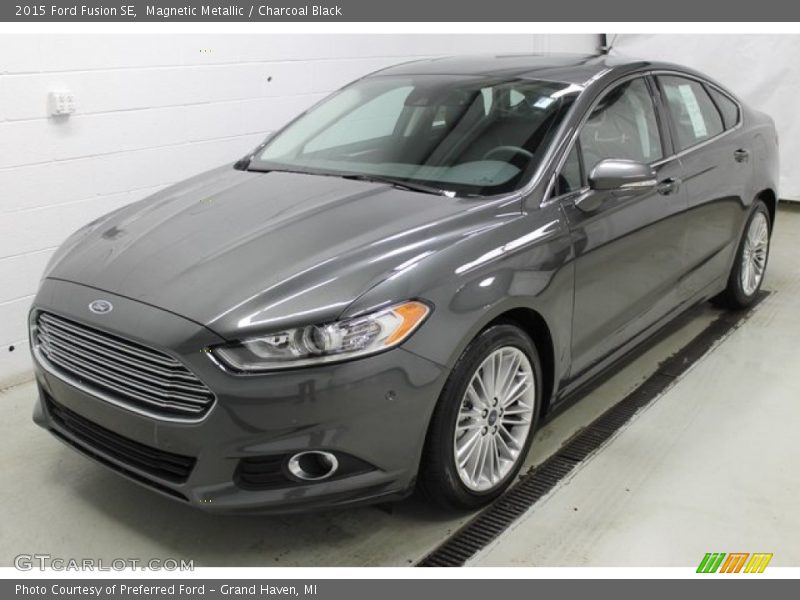 Magnetic Metallic / Charcoal Black 2015 Ford Fusion SE