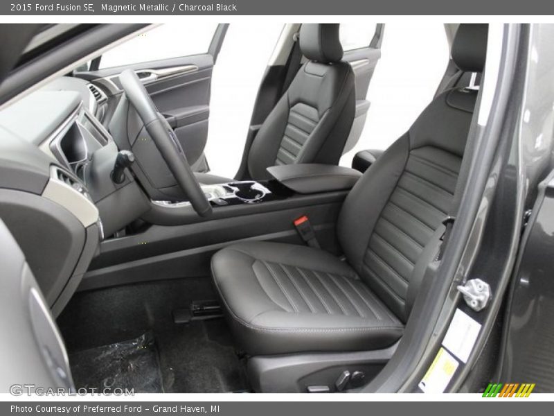 Magnetic Metallic / Charcoal Black 2015 Ford Fusion SE