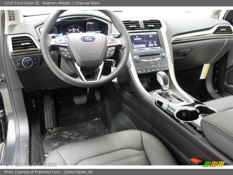 Magnetic Metallic / Charcoal Black 2015 Ford Fusion SE