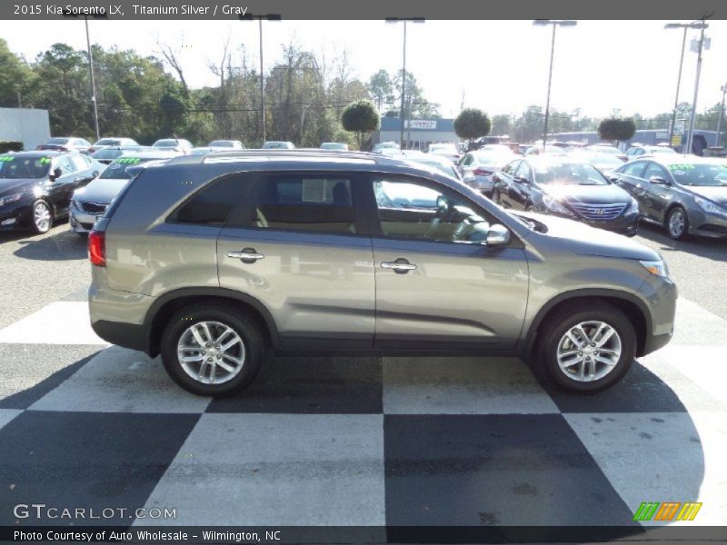 Titanium Silver / Gray 2015 Kia Sorento LX