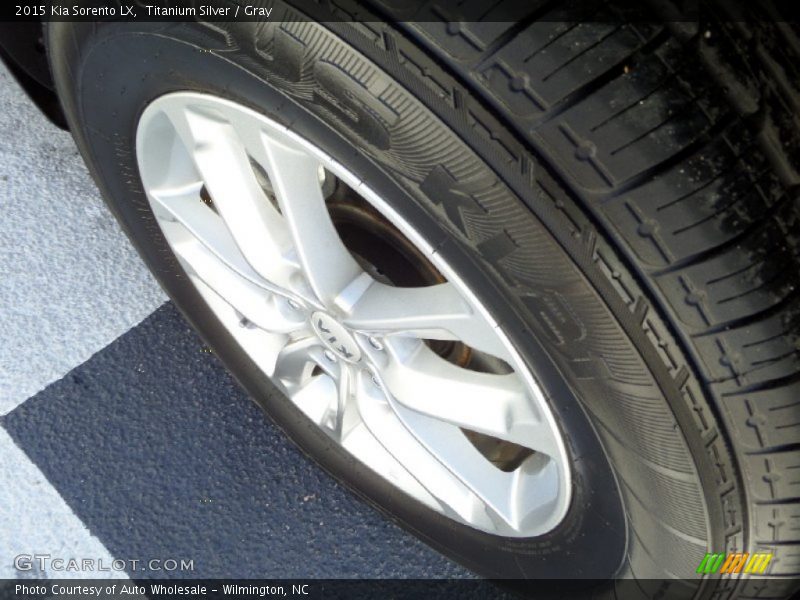 Titanium Silver / Gray 2015 Kia Sorento LX