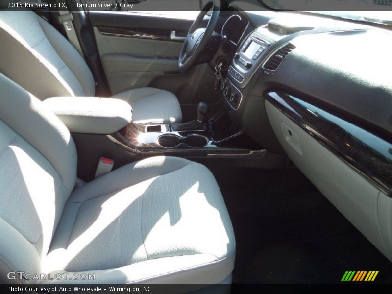 Titanium Silver / Gray 2015 Kia Sorento LX