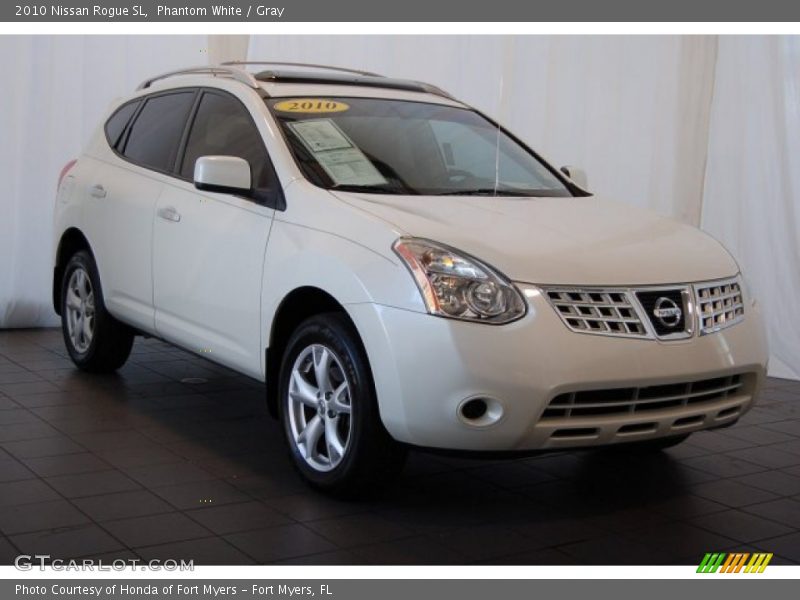 Front 3/4 View of 2010 Rogue SL