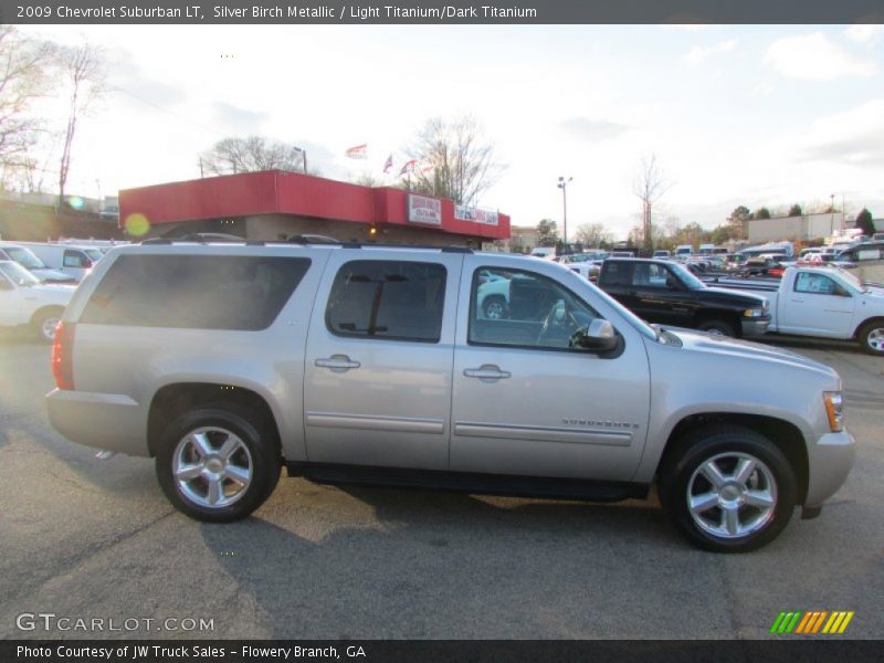 Silver Birch Metallic / Light Titanium/Dark Titanium 2009 Chevrolet Suburban LT