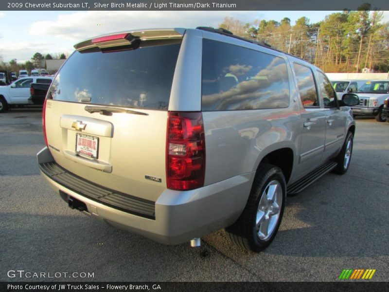 Silver Birch Metallic / Light Titanium/Dark Titanium 2009 Chevrolet Suburban LT