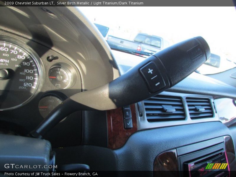 Silver Birch Metallic / Light Titanium/Dark Titanium 2009 Chevrolet Suburban LT