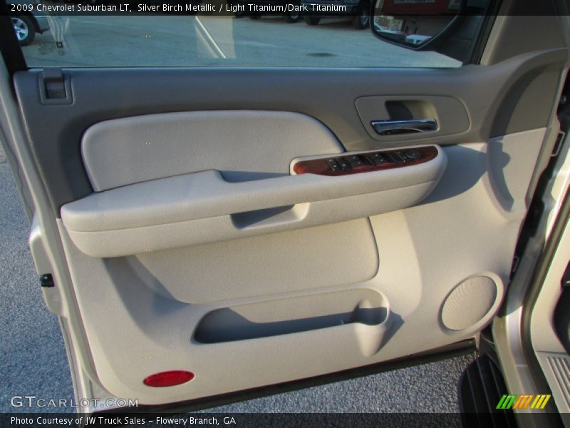 Silver Birch Metallic / Light Titanium/Dark Titanium 2009 Chevrolet Suburban LT