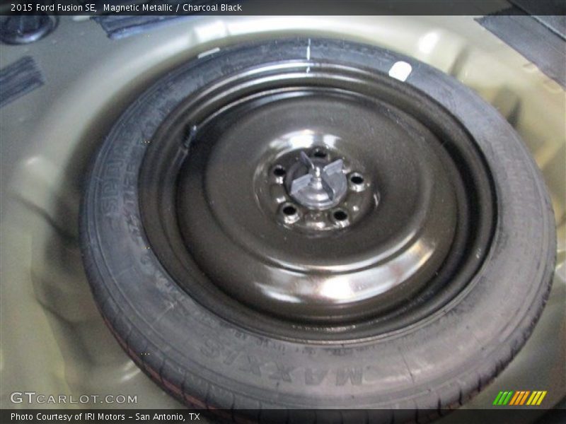 Magnetic Metallic / Charcoal Black 2015 Ford Fusion SE
