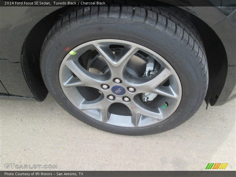 Tuxedo Black / Charcoal Black 2014 Ford Focus SE Sedan