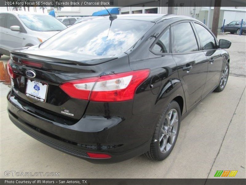 Tuxedo Black / Charcoal Black 2014 Ford Focus SE Sedan