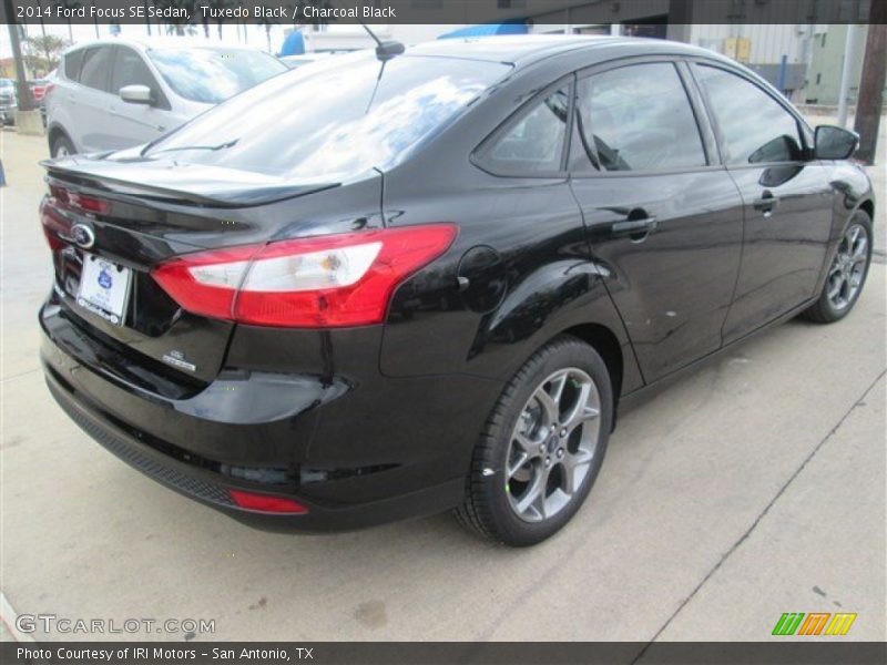 Tuxedo Black / Charcoal Black 2014 Ford Focus SE Sedan